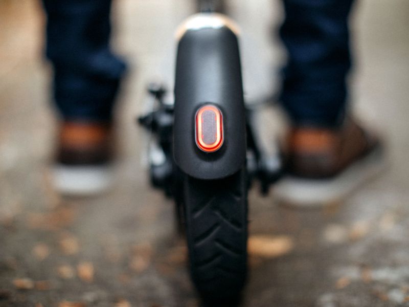  E Scooter und Alkohol: Ein unterschätztes Risiko im Straßenverkehr